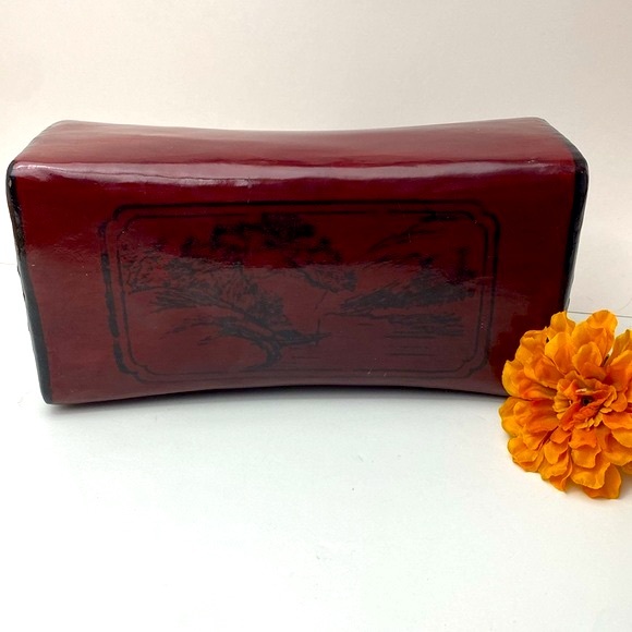 Chinese lacquered pillow Vintage Asian mountain and tree print design - Picture 16 of 16